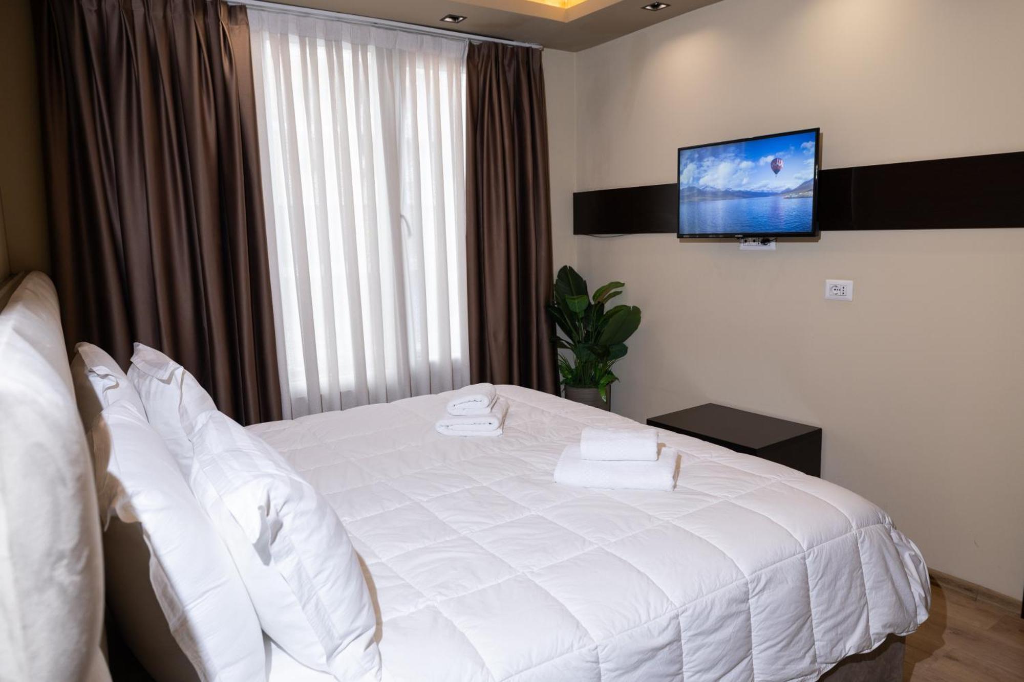 4R Colombo Hotel Tiranë Eksteriør bilde