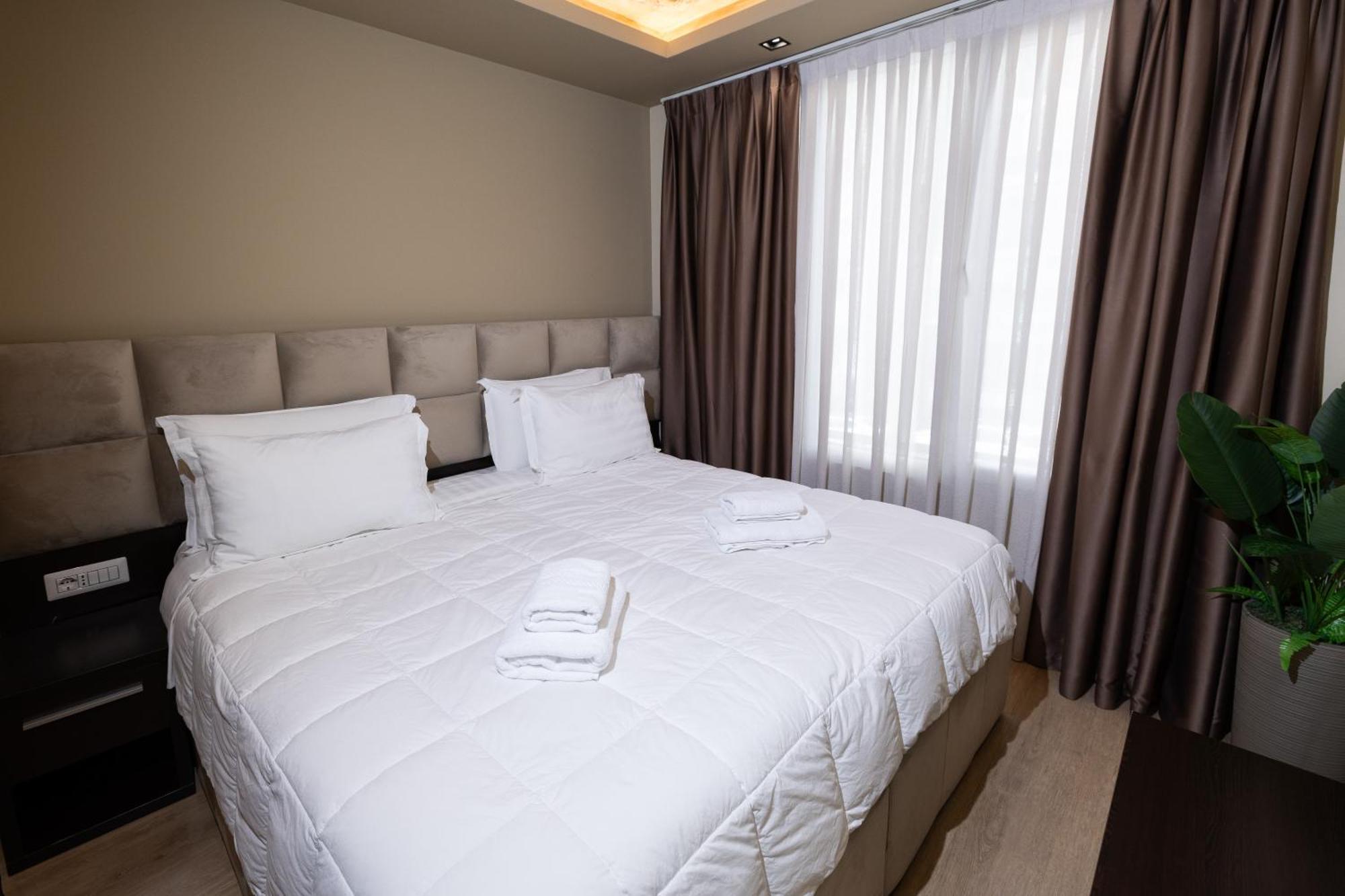 4R Colombo Hotel Tiranë Eksteriør bilde