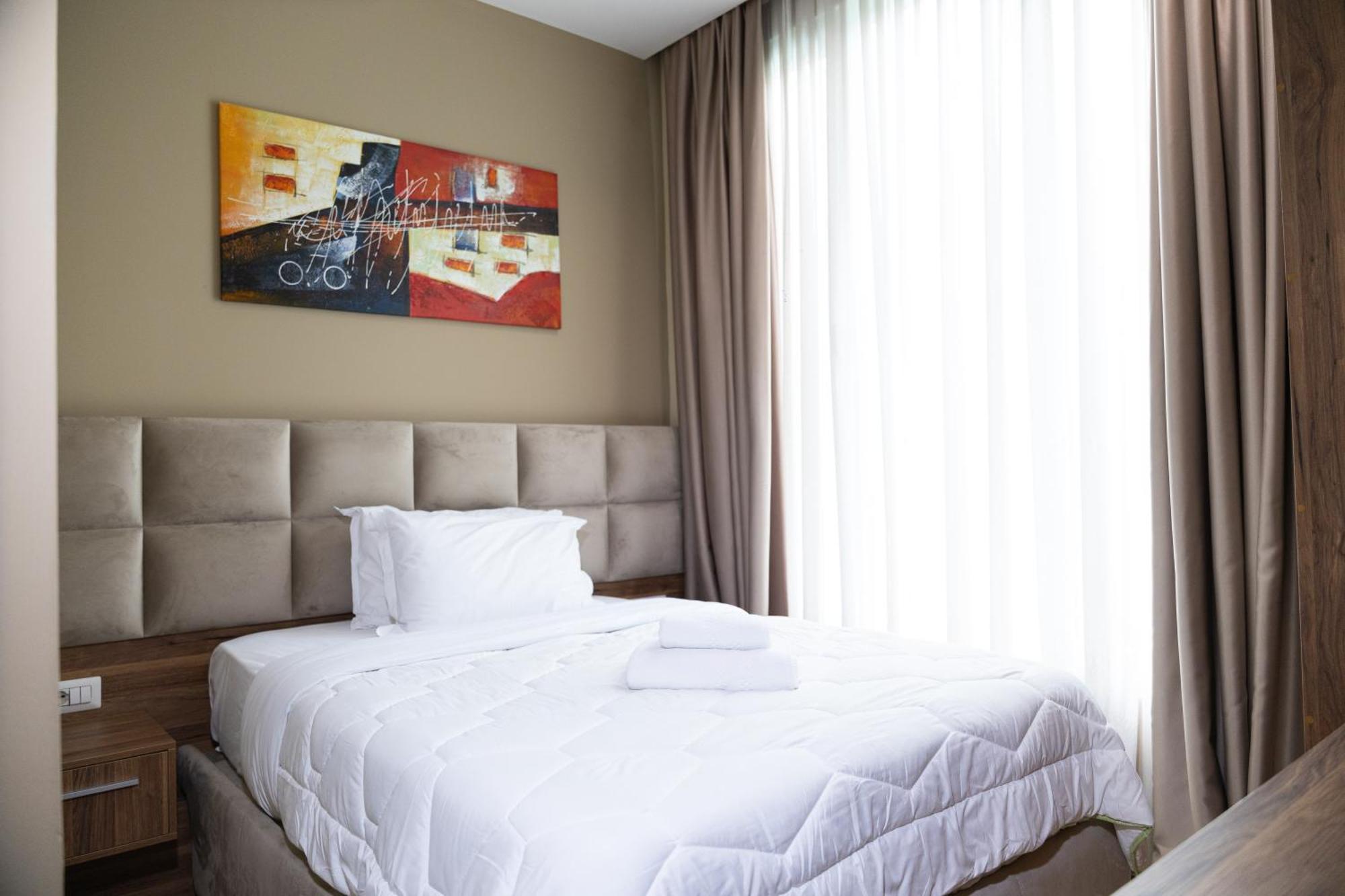 4R Colombo Hotel Tiranë Eksteriør bilde