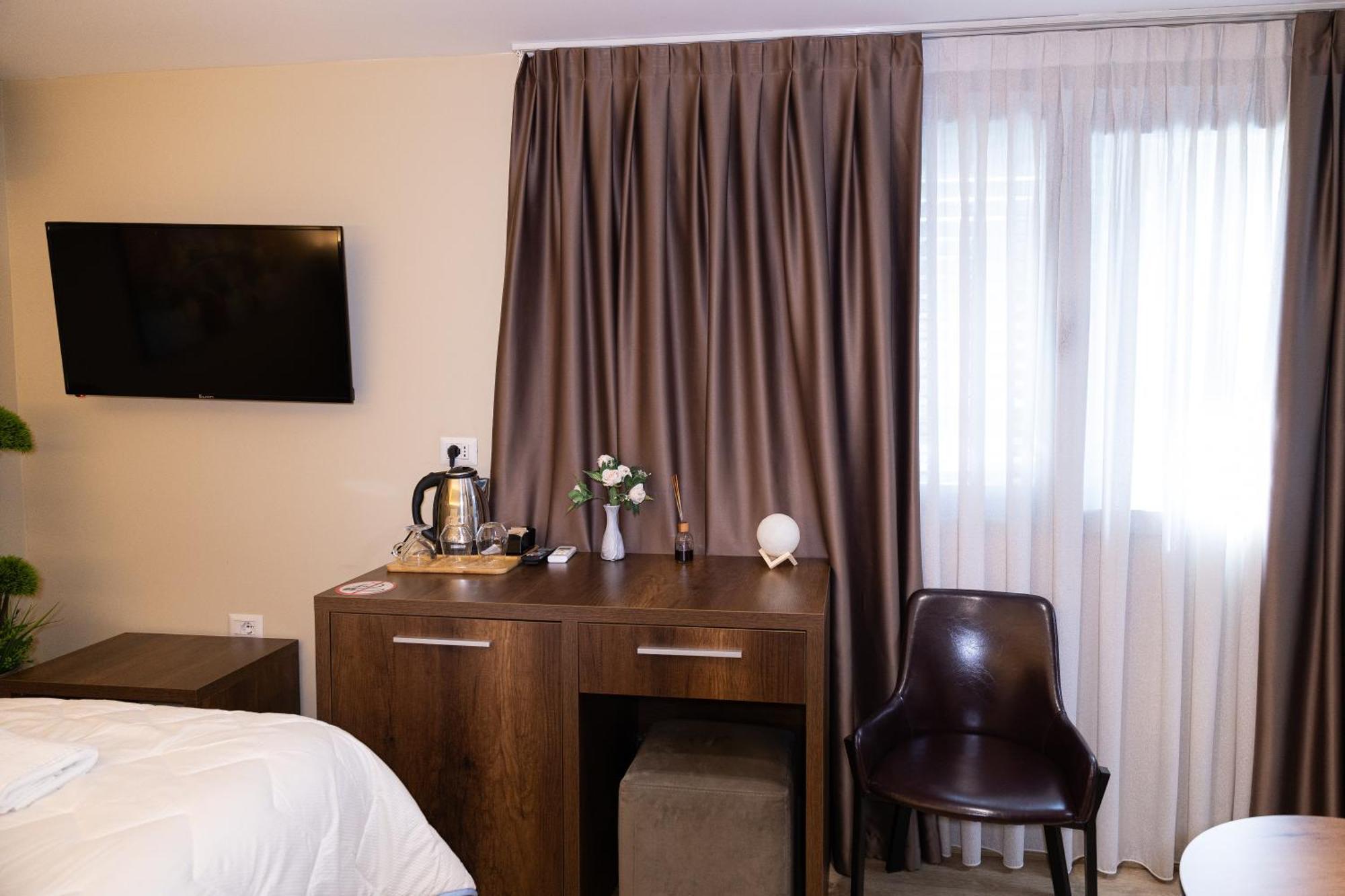 4R Colombo Hotel Tiranë Eksteriør bilde